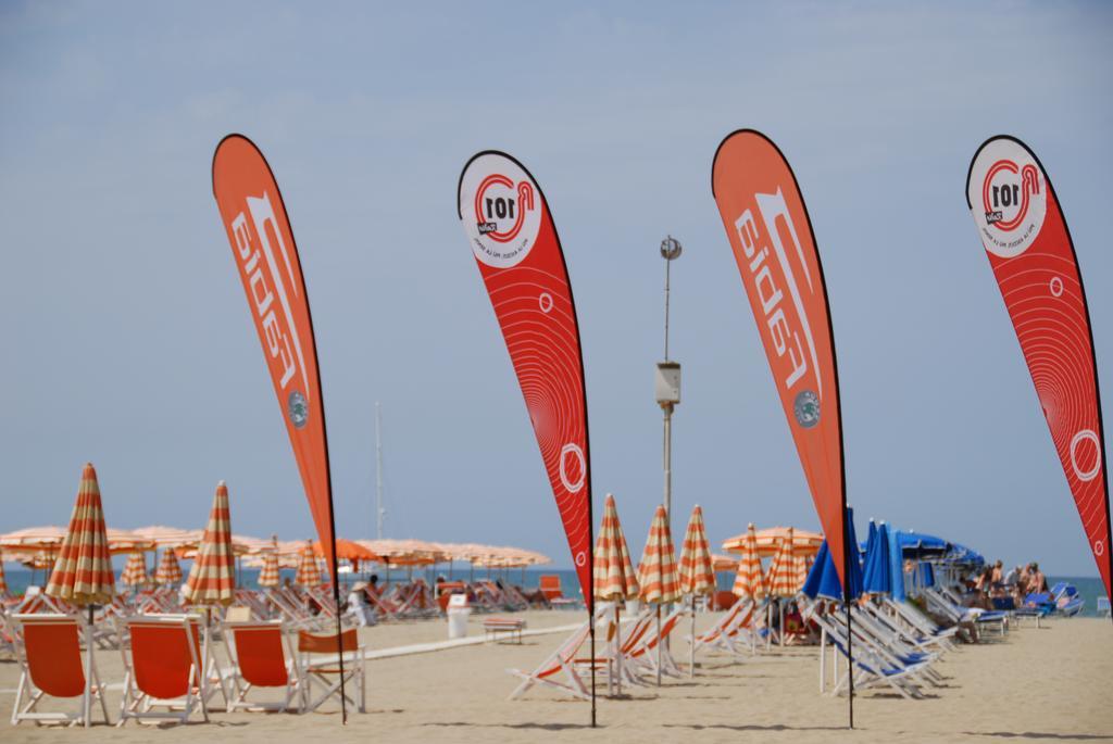 Hotel Luana Viareggio Buitenkant foto