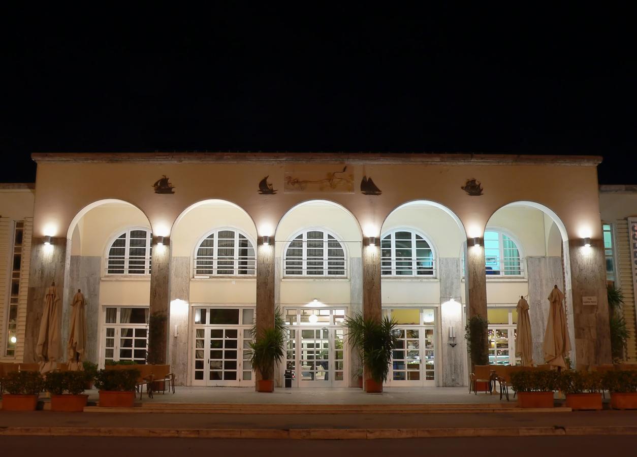 Hotel Luana Viareggio Buitenkant foto